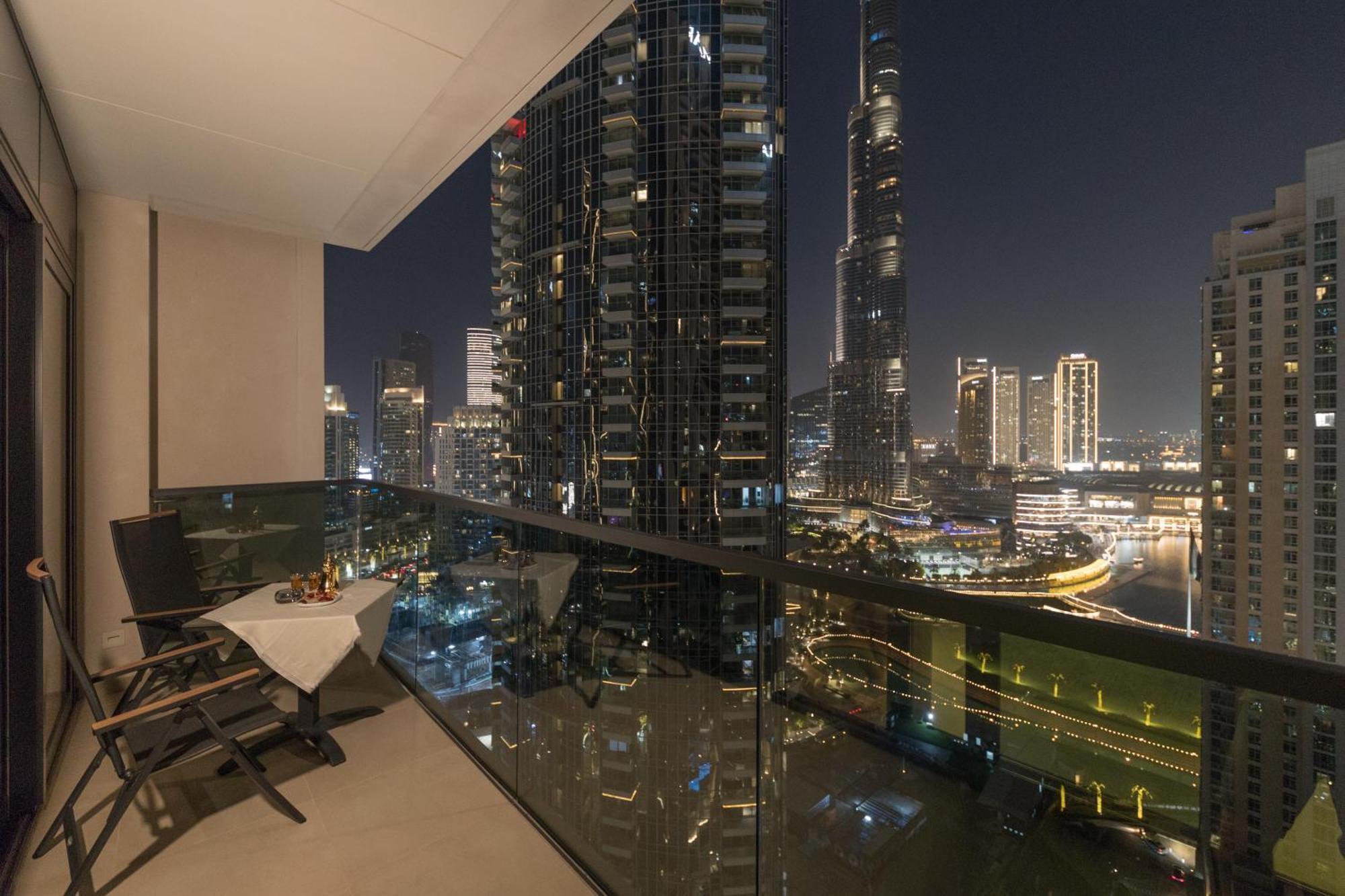 Spacious 3Br Plus Maids Burj Khalifa View Dubai Bagian luar foto